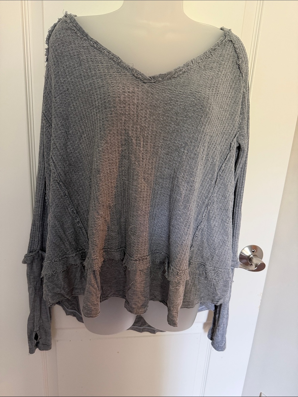 We The Free Distressed Grey Waffle Knit V-Neck Top size S